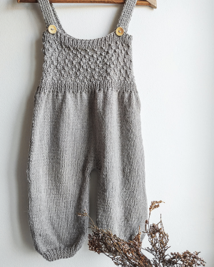 Crocodile Overalls Knitting Pattern
