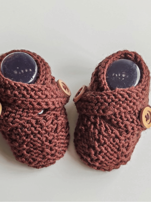 Oak Booties, soft and cozy knitted shoes for baby